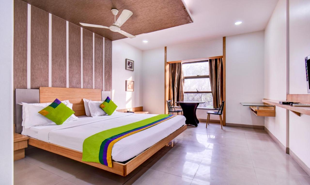 Treebo Admiral Suites New Usmanpura Аурангабад Экстерьер фото