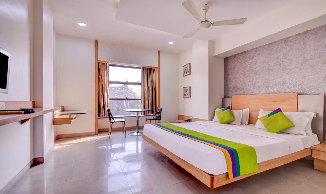 Treebo Admiral Suites New Usmanpura Аурангабад Экстерьер фото