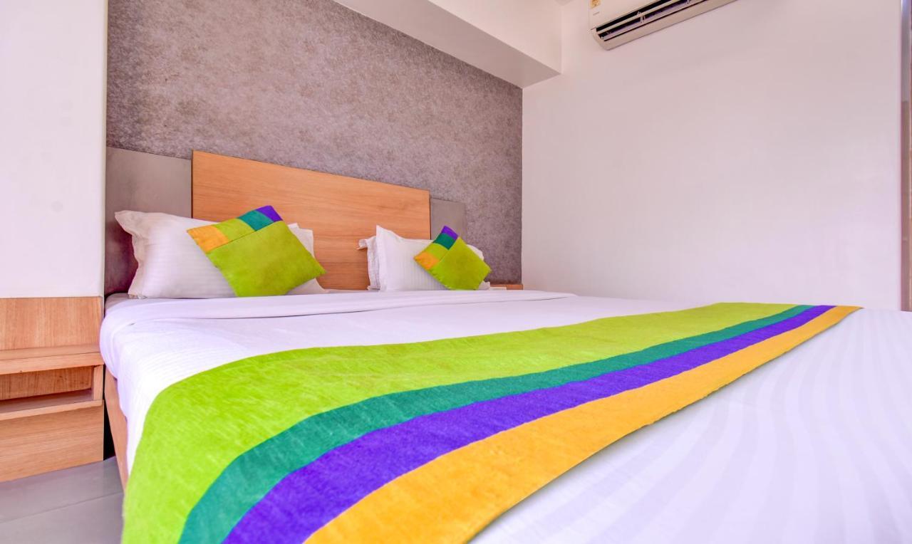 Treebo Admiral Suites New Usmanpura Аурангабад Экстерьер фото
