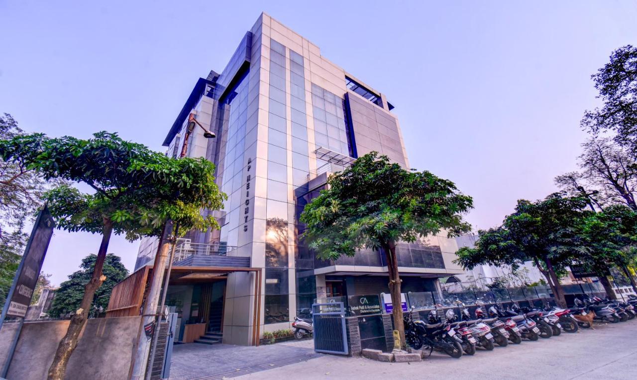 Treebo Admiral Suites New Usmanpura Аурангабад Экстерьер фото