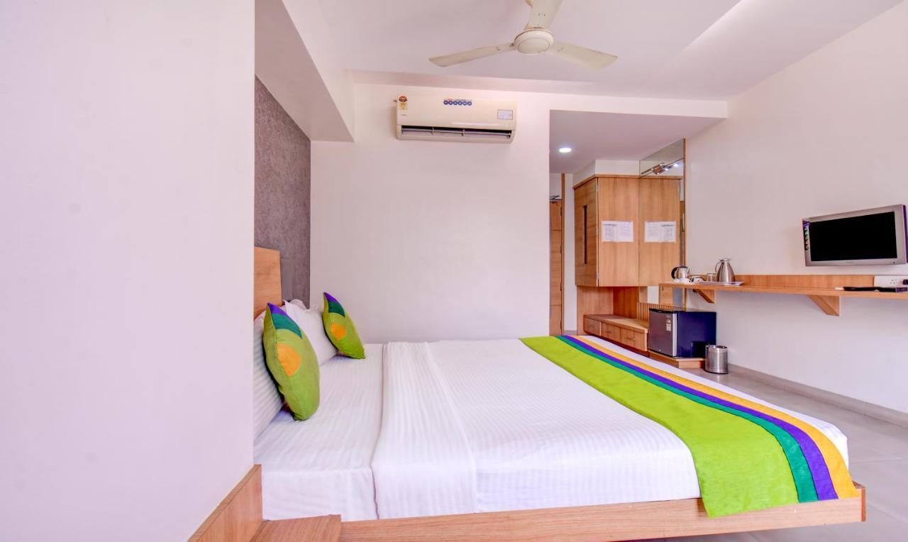 Treebo Admiral Suites New Usmanpura Аурангабад Экстерьер фото