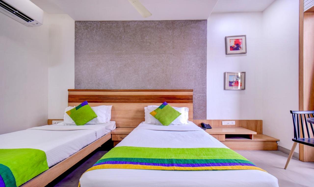 Treebo Admiral Suites New Usmanpura Аурангабад Экстерьер фото