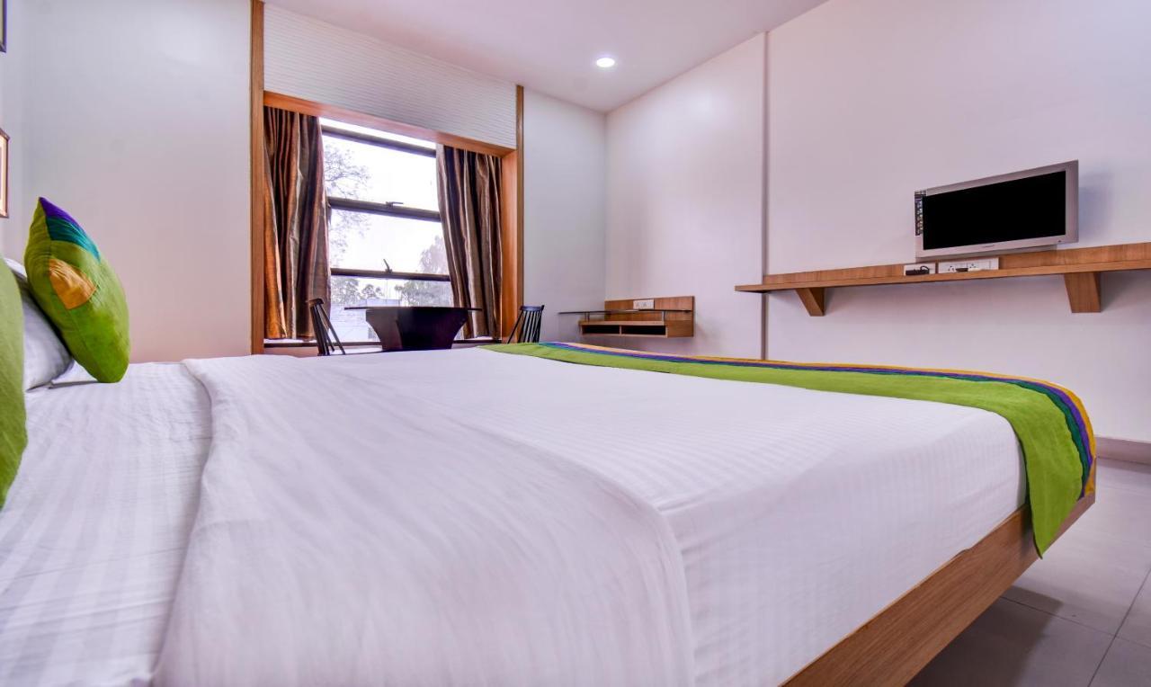 Treebo Admiral Suites New Usmanpura Аурангабад Экстерьер фото
