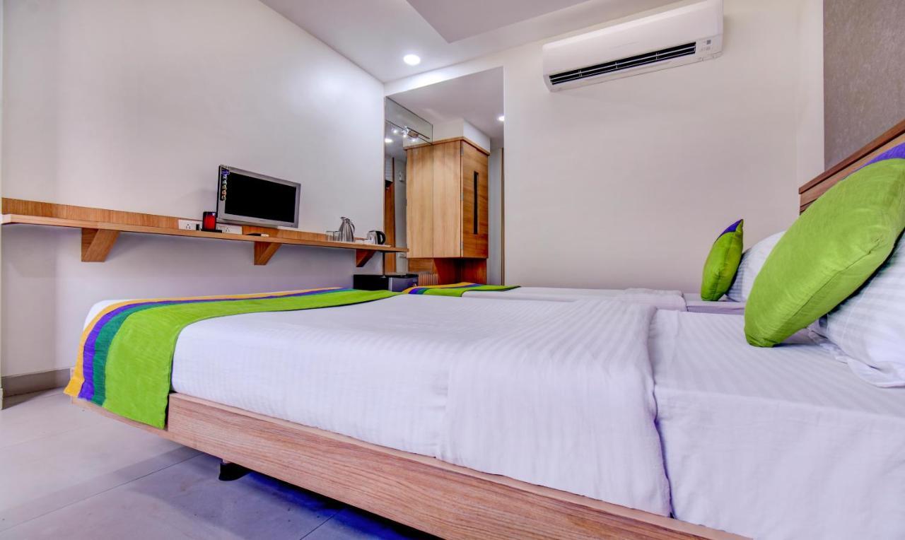 Treebo Admiral Suites New Usmanpura Аурангабад Экстерьер фото