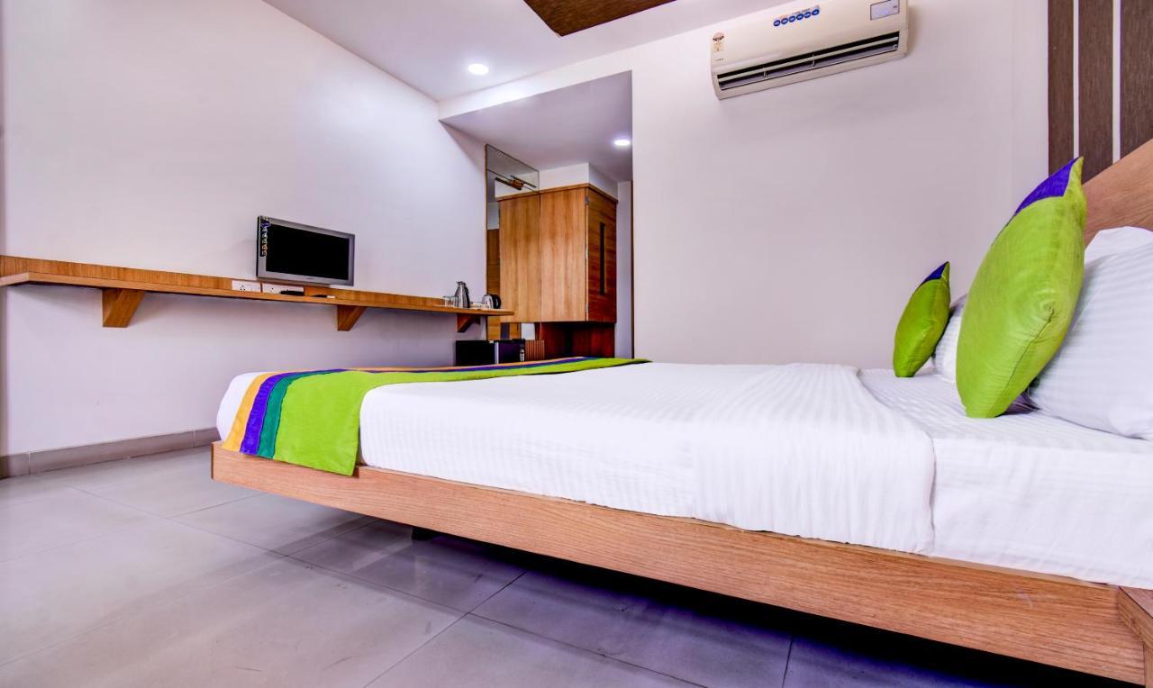 Treebo Admiral Suites New Usmanpura Аурангабад Экстерьер фото