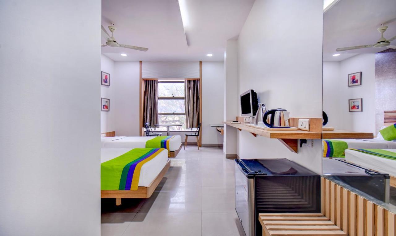 Treebo Admiral Suites New Usmanpura Аурангабад Экстерьер фото