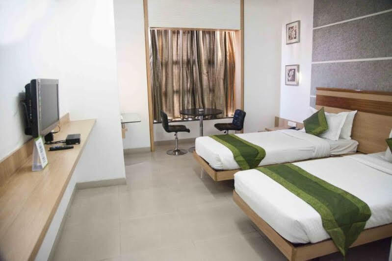 Treebo Admiral Suites New Usmanpura Аурангабад Экстерьер фото